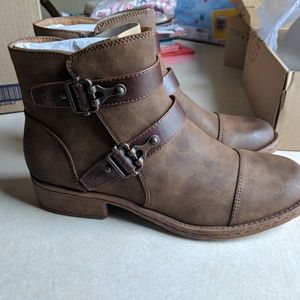 NIB Eurosoft Sarina Ankle Boot in Coffee-11